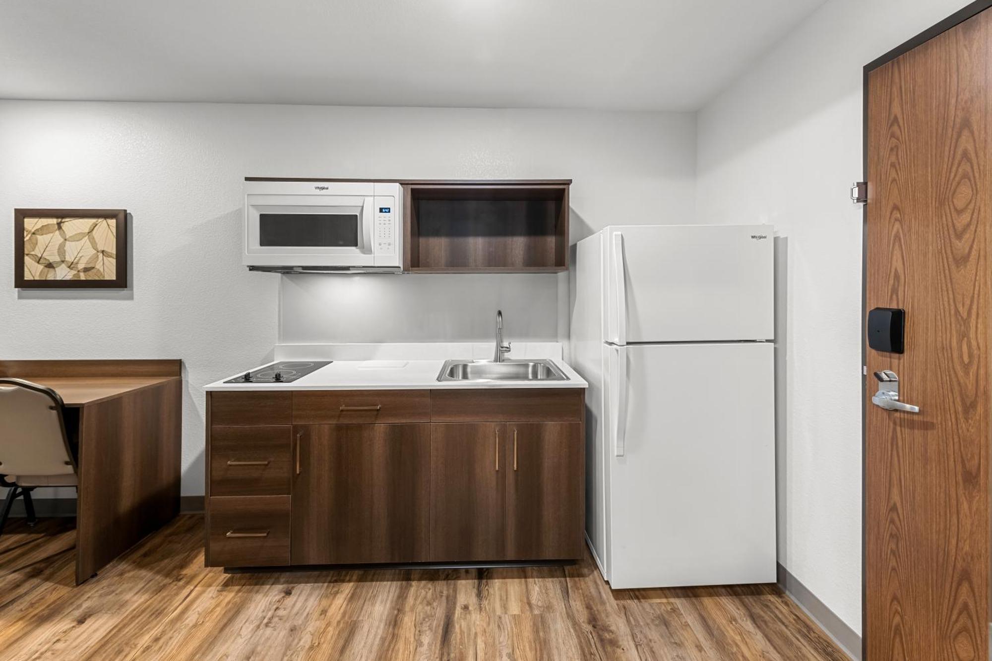 Woodspring Suites Kansas City Airport 외부 사진